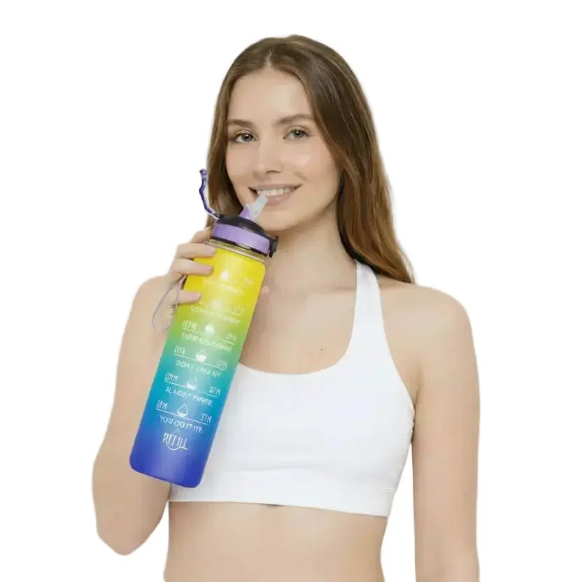 Trinkflasche mit #eef1ea Hintergrund